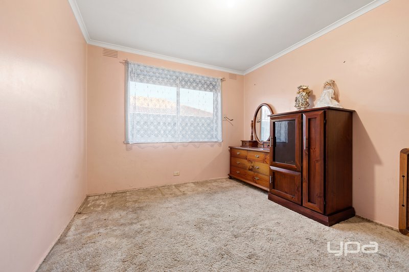 Photo - 11 Gumtree Close, St Albans VIC 3021 - Image 10