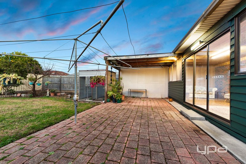 Photo - 11 Gumtree Close, St Albans VIC 3021 - Image 12