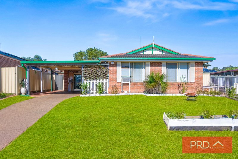 Photo - 11 Gunn Place, St Helens Park NSW 2560 - Image 1