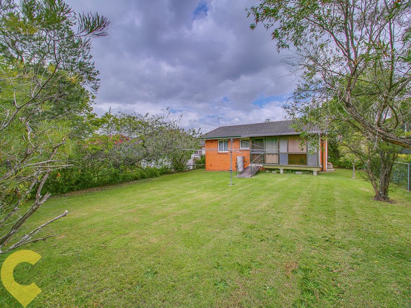 Photo - 11 Guntur Street, Stafford QLD 4053 - Image 2