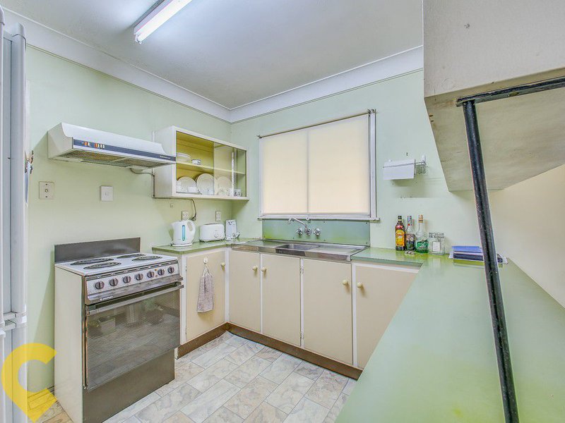 Photo - 11 Guntur Street, Stafford QLD 4053 - Image 3