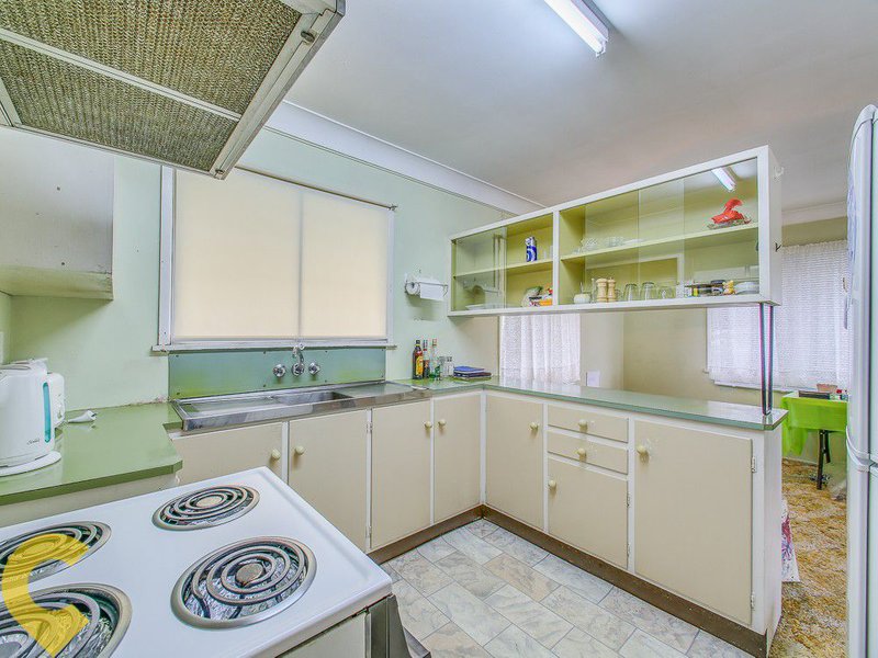 Photo - 11 Guntur Street, Stafford QLD 4053 - Image 7