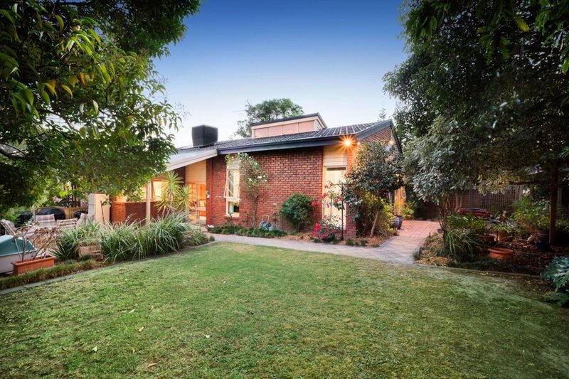 Photo - 11 Gwyn Rise, Vermont South VIC 3133 - Image 15