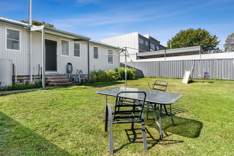 Photo - 11 Hakea Street, O'Connor ACT 2602 - Image 2