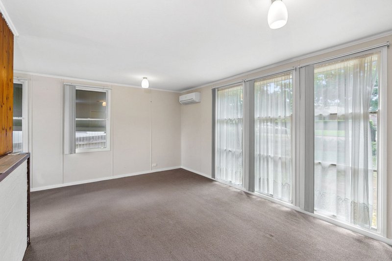 Photo - 11 Hakea Street, O'Connor ACT 2602 - Image 5