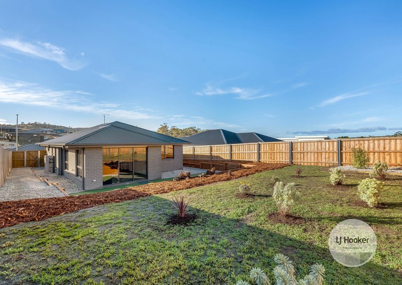 Photo - 11 Hallett Drive, Rokeby TAS 7019 - Image 12