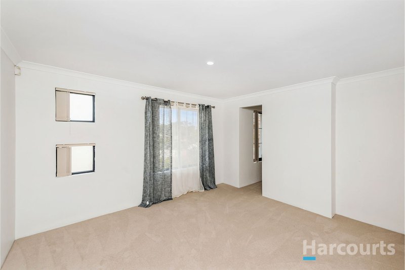 Photo - 11 Hamilton Court, Yanchep WA 6035 - Image 3