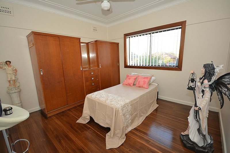 Photo - 11 Hampden Road, South Wentworthville NSW 2145 - Image 6