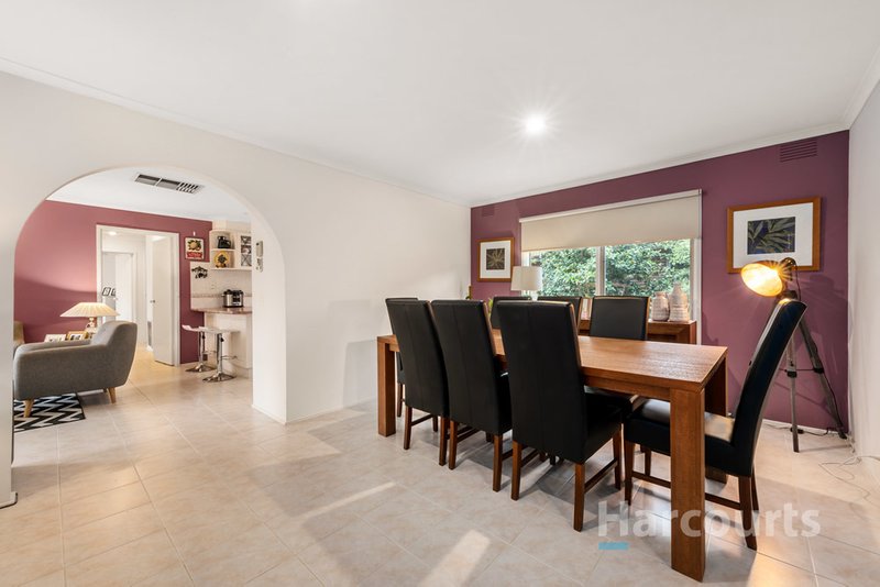 Photo - 11 Hamsterley Square, Wantirna VIC 3152 - Image 3