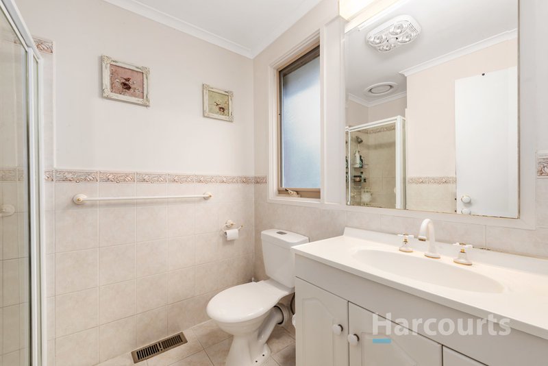 Photo - 11 Hamsterley Square, Wantirna VIC 3152 - Image 6