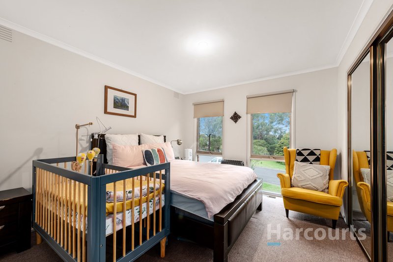 Photo - 11 Hamsterley Square, Wantirna VIC 3152 - Image 7