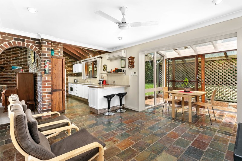 Photo - 11 Hansen Avenue, Galston NSW 2159 - Image 3