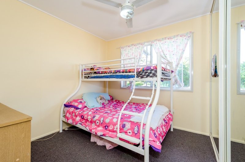 Photo - 11 Hansen Crescent, Clinton QLD 4680 - Image 8