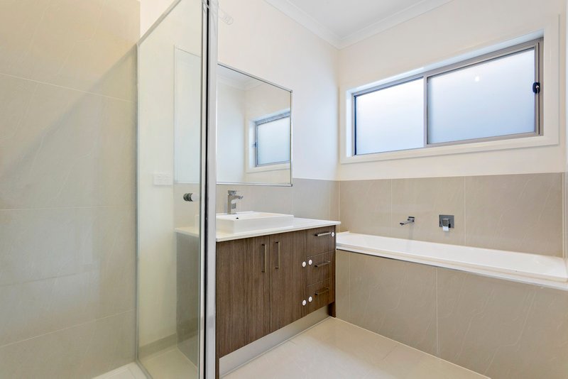 Photo - 11 Harlequin Walk, Epping VIC 3076 - Image 7