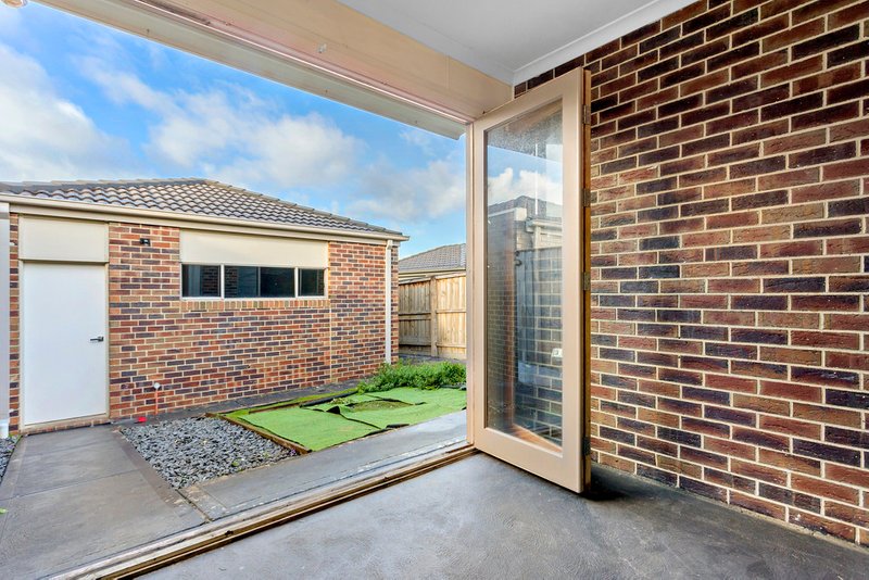 Photo - 11 Harlequin Walk, Epping VIC 3076 - Image 9