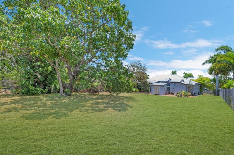 Photo - 11 Harold Street, West End QLD 4810 - Image 12