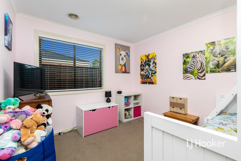 Photo - 11 Hasluck Gardens, Point Cook VIC 3030 - Image 13