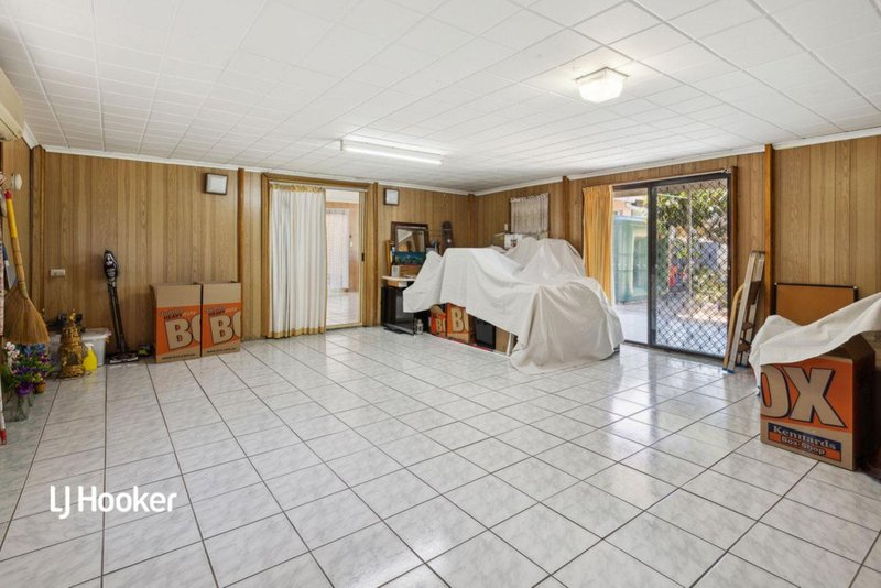 Photo - 11 Hatherleigh Road, Parafield Gardens SA 5107 - Image 9