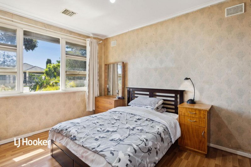 Photo - 11 Hatherleigh Road, Parafield Gardens SA 5107 - Image 10