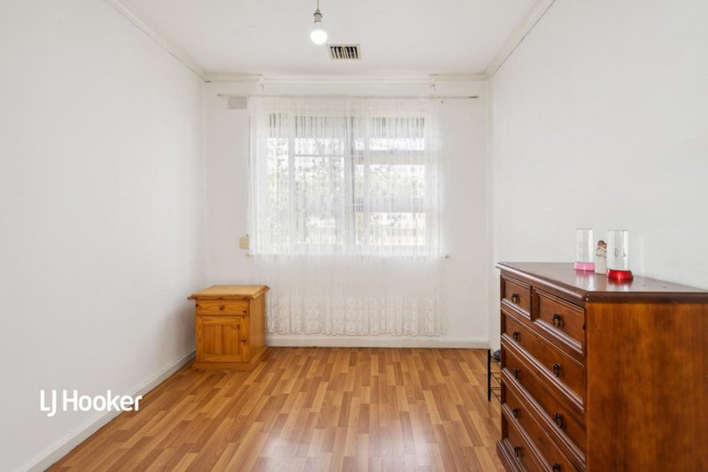 Photo - 11 Hatherleigh Road, Parafield Gardens SA 5107 - Image 11