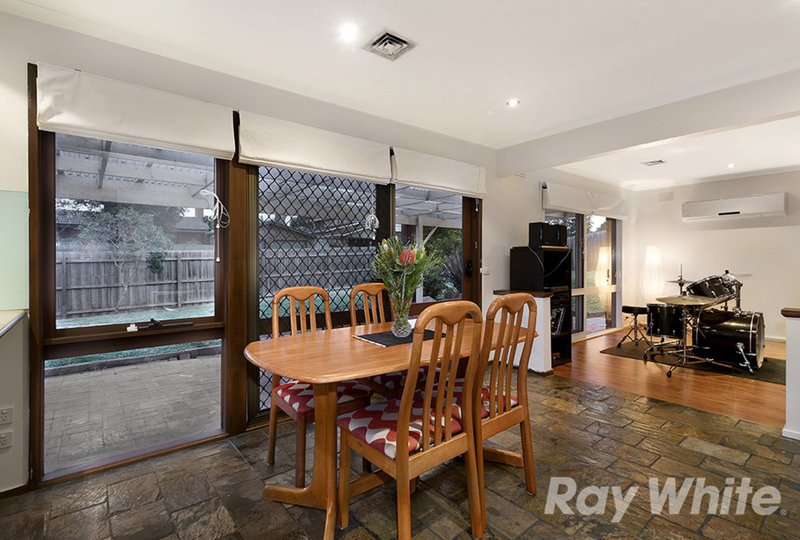 Photo - 11 Haverbrack Drive, Mulgrave VIC 3170 - Image 5