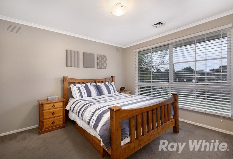 Photo - 11 Haverbrack Drive, Mulgrave VIC 3170 - Image 6