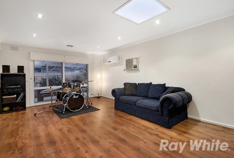 Photo - 11 Haverbrack Drive, Mulgrave VIC 3170 - Image 9