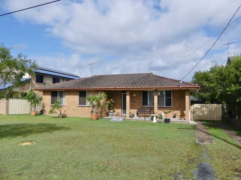 11 Hawaii Avenue, Forster NSW 2428