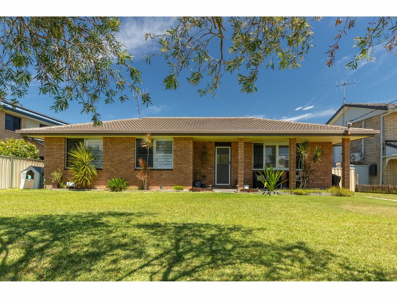 11 Hawaii Avenue, Forster NSW 2428