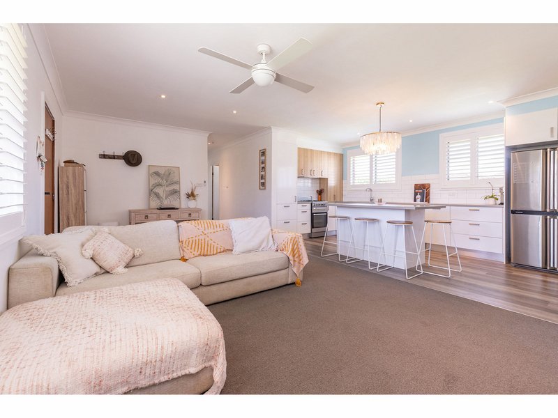 Photo - 11 Hawaii Avenue, Forster NSW 2428 - Image 3