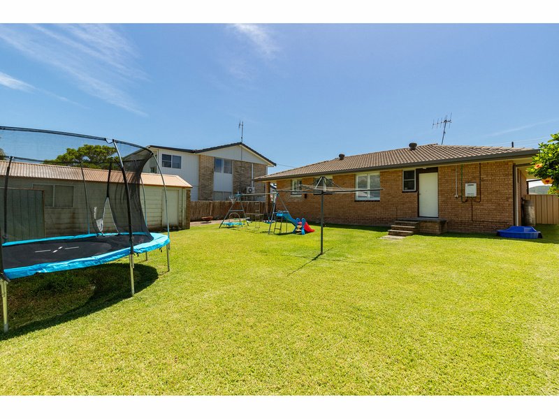 Photo - 11 Hawaii Avenue, Forster NSW 2428 - Image 14