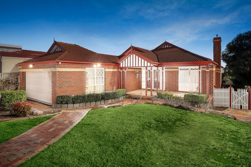 11 Hawkes Drive, Mill Park VIC 3082