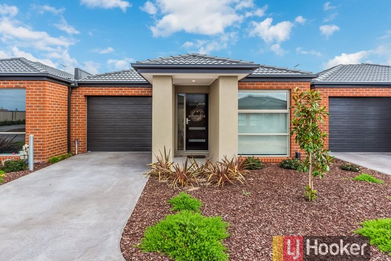 11 Hawkshead Place, Cranbourne North VIC 3977