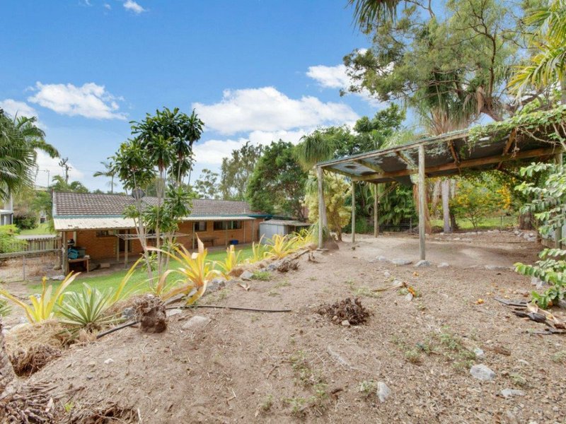 Photo - 11 Hayes Avenue, Boyne Island QLD 4680 - Image 13