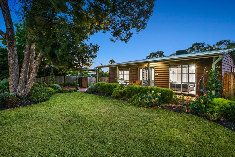 11 Hayes Road, Hampton Park VIC 3976