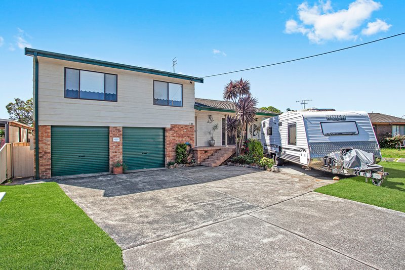 11 Hazel Close, Berkeley Vale NSW 2261