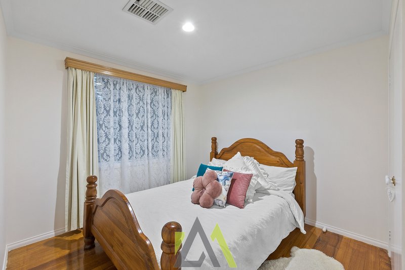 Photo - 11 Heath Mews, Langwarrin VIC 3910 - Image 15