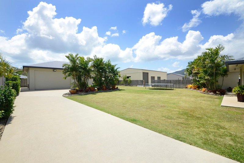 Photo - 11 Henderson Street, Cannonvale QLD 4802 - Image 6