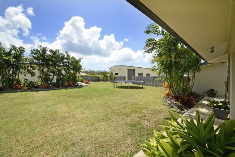 Photo - 11 Henderson Street, Cannonvale QLD 4802 - Image 17