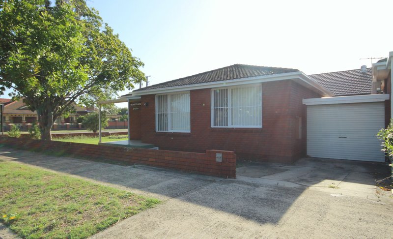 Photo - 1/1 Henson Street, Brighton-Le-Sands NSW 2216 - Image 1