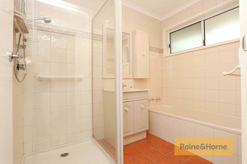 Photo - 11 Hewson Street, Melton VIC 3337 - Image 5