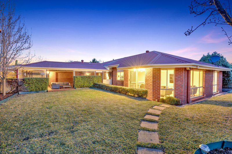 Photo - 11 Heytesbury Crescent, Craigieburn VIC 3064 - Image 24