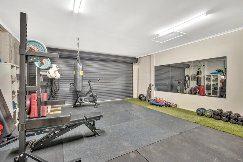 Photo - 11 Heytesbury Crescent, Craigieburn VIC 3064 - Image 26