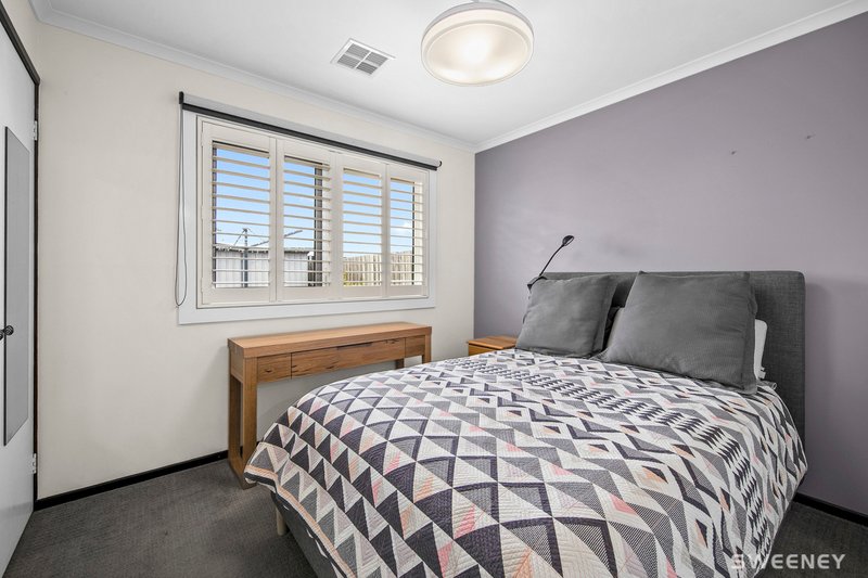 Photo - 11 Hibiscus Court , Altona Meadows VIC 3028 - Image 10