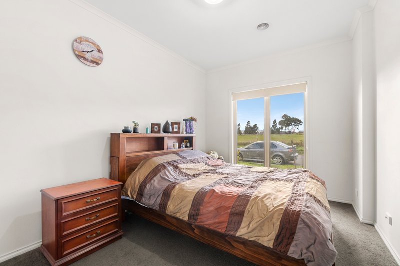 Photo - 11 Hickory Place, Epping VIC 3076 - Image 4