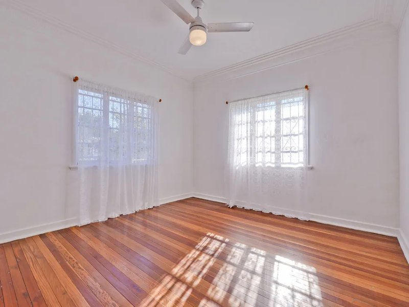 Photo - 11 Hicks Street, Mount Gravatt East QLD 4122 - Image 8