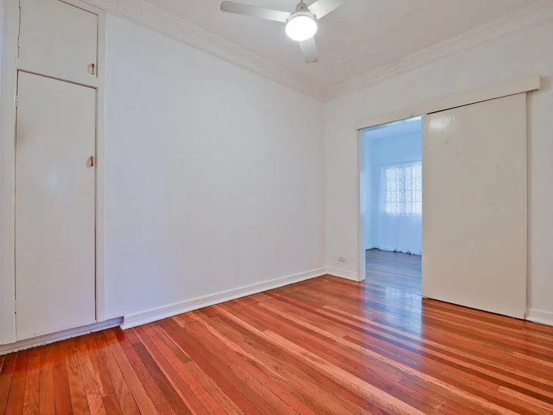 Photo - 11 Hicks Street, Mount Gravatt East QLD 4122 - Image 9