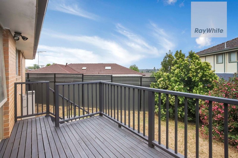 Photo - 11 Highcliffe Close, Gladstone Park VIC 3043 - Image 9