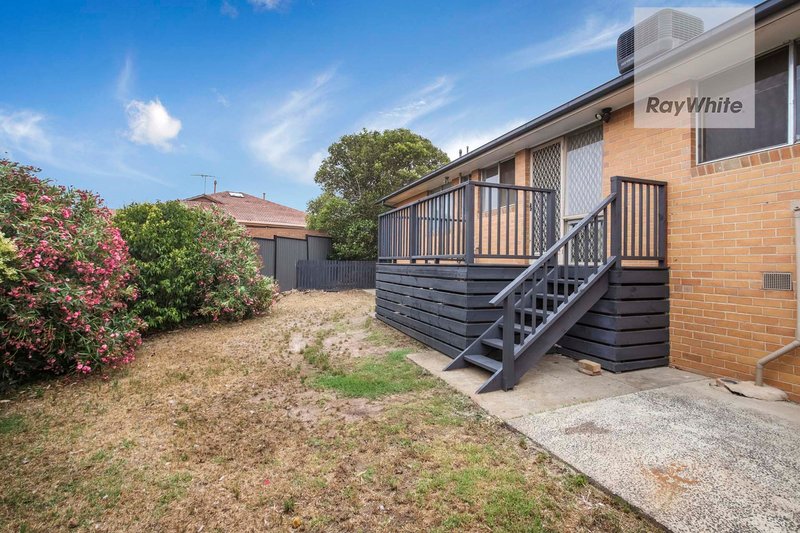 Photo - 11 Highcliffe Close, Gladstone Park VIC 3043 - Image 10