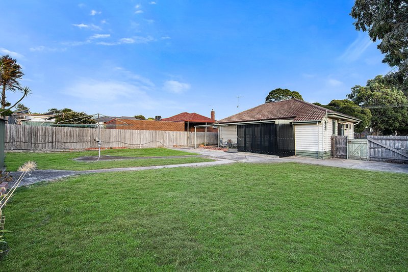 Photo - 11 Highfield Avenue, Mulgrave VIC 3170 - Image 4